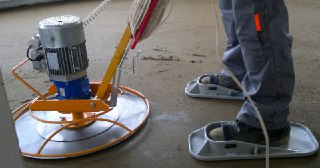 Механизированная стяжка Большой Камень цена от 261 руб.